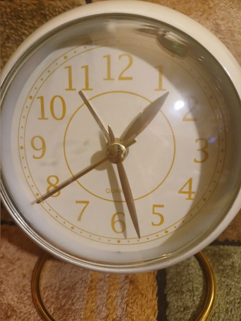 White and Gold Round Table Clock